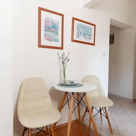 With Parking Space Muline, - 8521