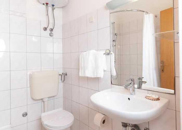 With Parking Space Muline, - 8521 شقة