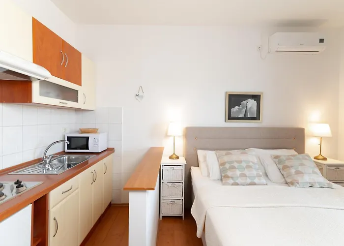 With Parking Space Muline, - 8521 شقة أوغليان