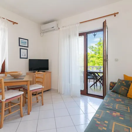 With Parking Space Muline, Ugljan - 8521 דירה