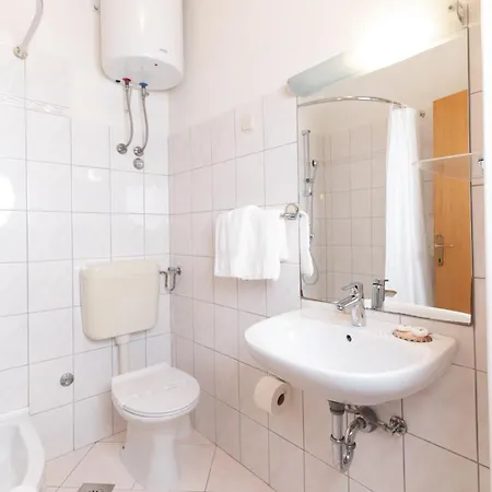 With Parking Space Muline, - 8521 Apartament