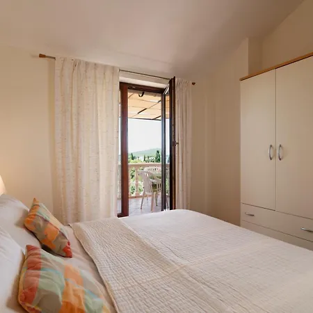 With Parking Space Muline, - 8521 Apartament *